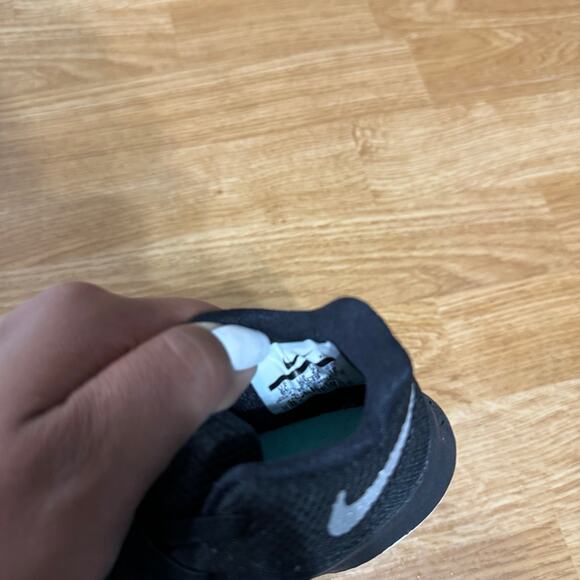 Nike Kyrie 3 Basketball shoes - Picture 5 of 5